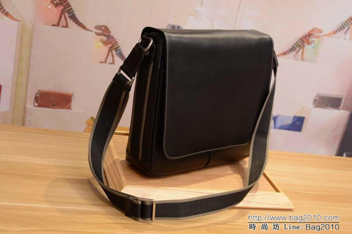 COACH蔻馳 頭層純牛皮 單肩斜挎男包 70555  Chz1557